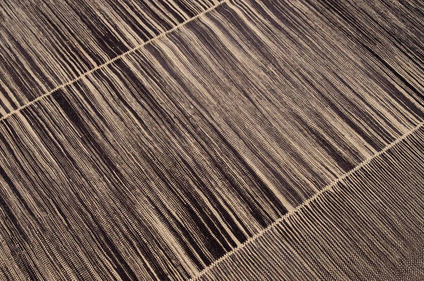 Ikat Kelim 331x392cm