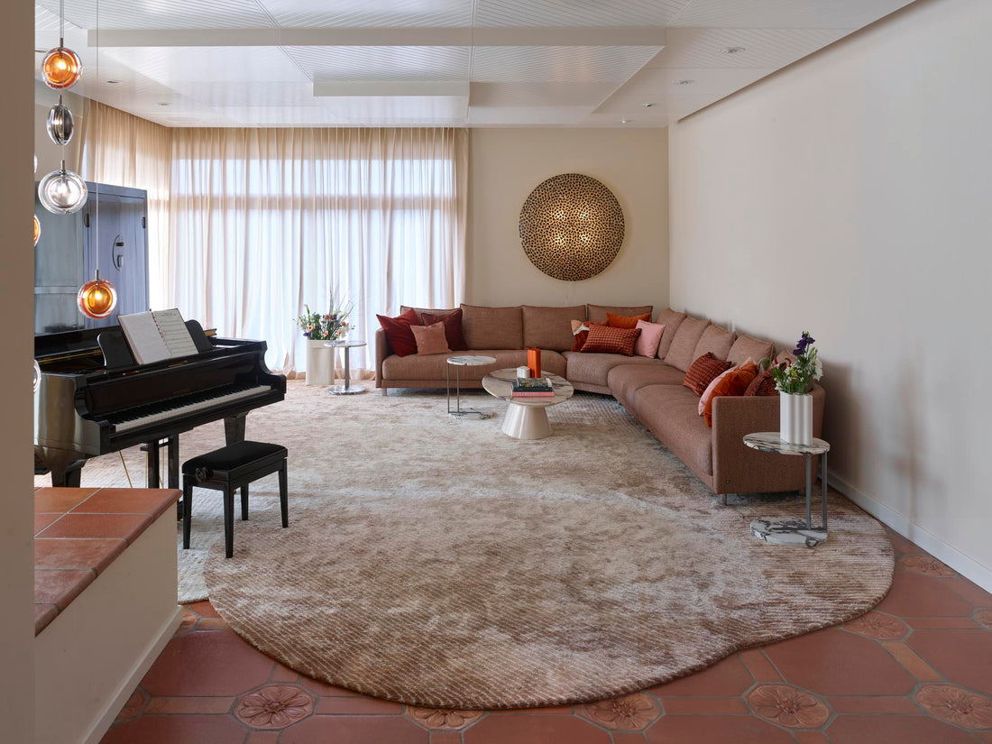 Teppich Maßanfertigung für Villa in Terracottatönen mit Farbverlauf - hochflor Wohnzimmer.